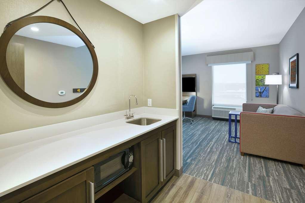 Hampton Inn & Suites Grandville Grand Rapids South Room photo