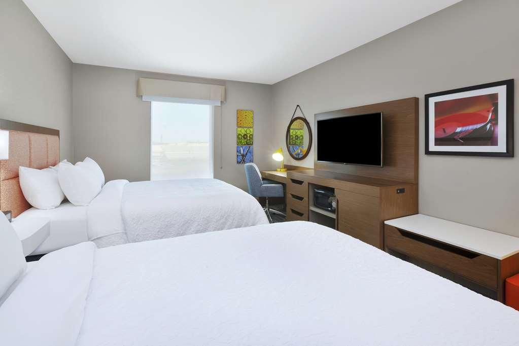 Hampton Inn & Suites Grandville Grand Rapids South Room photo